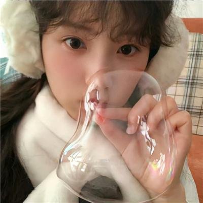 着牛仔裤的钟馗